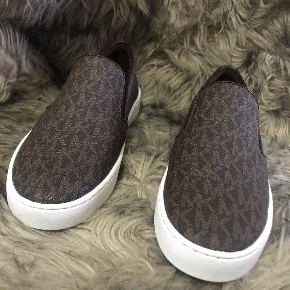 Micheal Kors Shoes - Picture 5 of 5